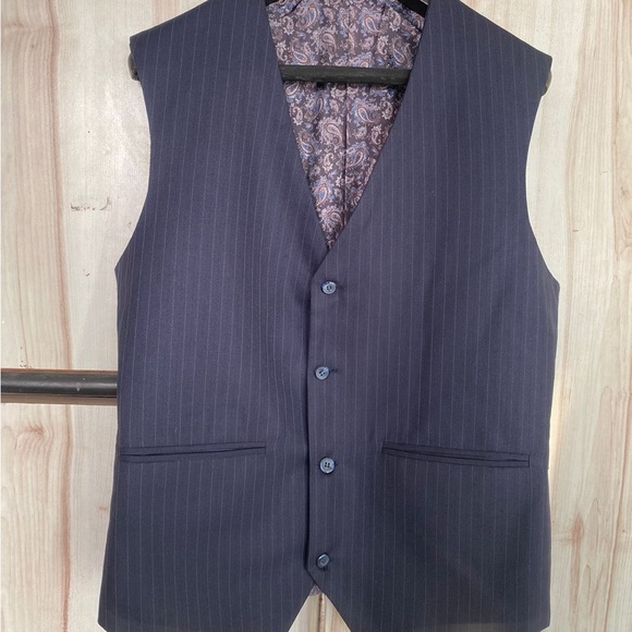 Designer wear blue 3 piece suit includes Jacket waistcoat & trousers. - Picture 3 of 8